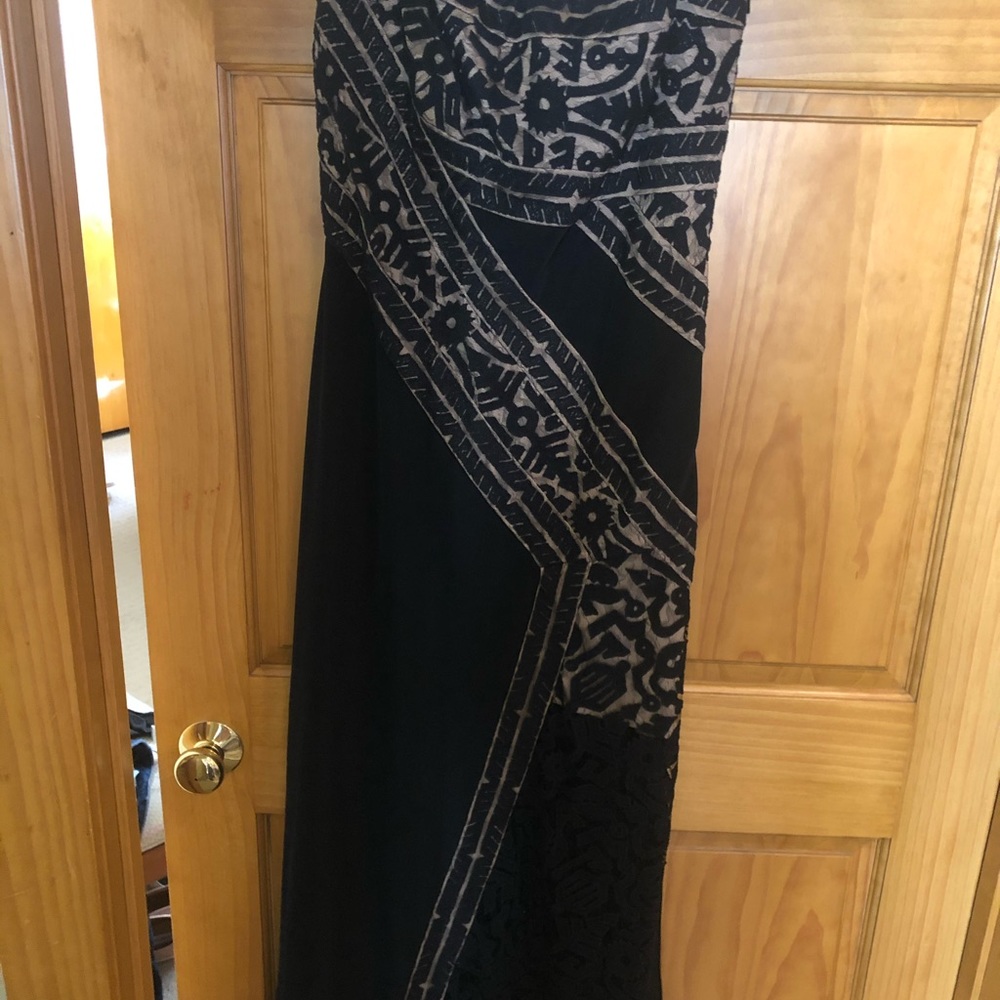 Beautiful Tadashi Shoji dress.